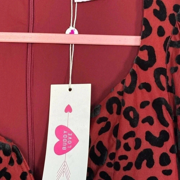 🍀 Buddy Love Velvet Cheetah Dress size x-small in burgundy NWT - Picture 4 of 8
